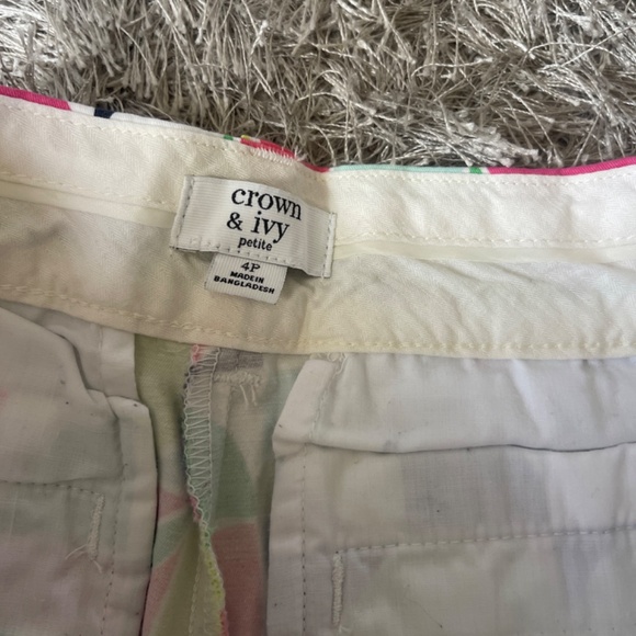 Crown & Ivy Shorts 💕 - Picture 6 of 7